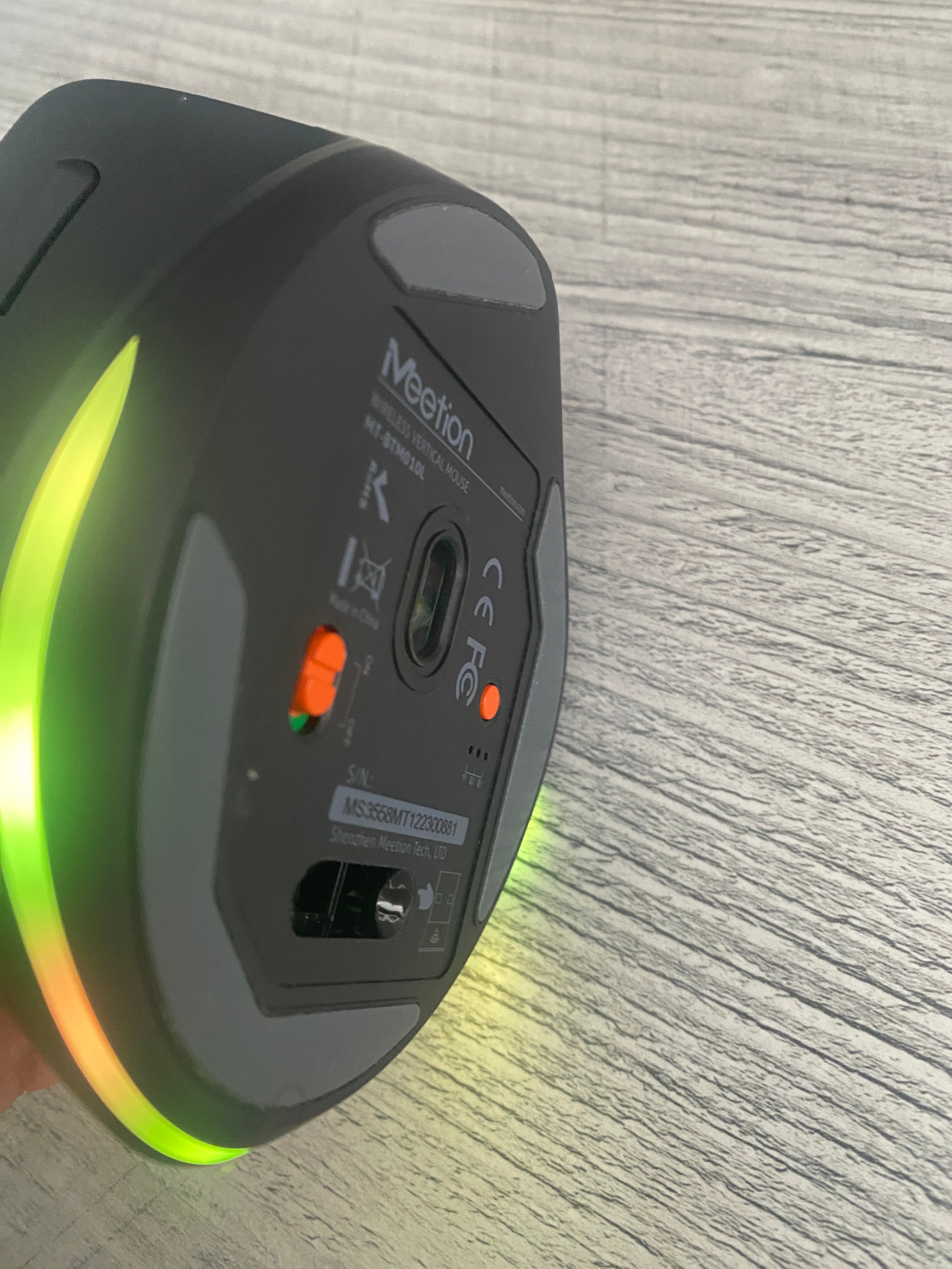Meetion Ergonomisk Vertikal Mus – Trådløs Bluetooth med RGB