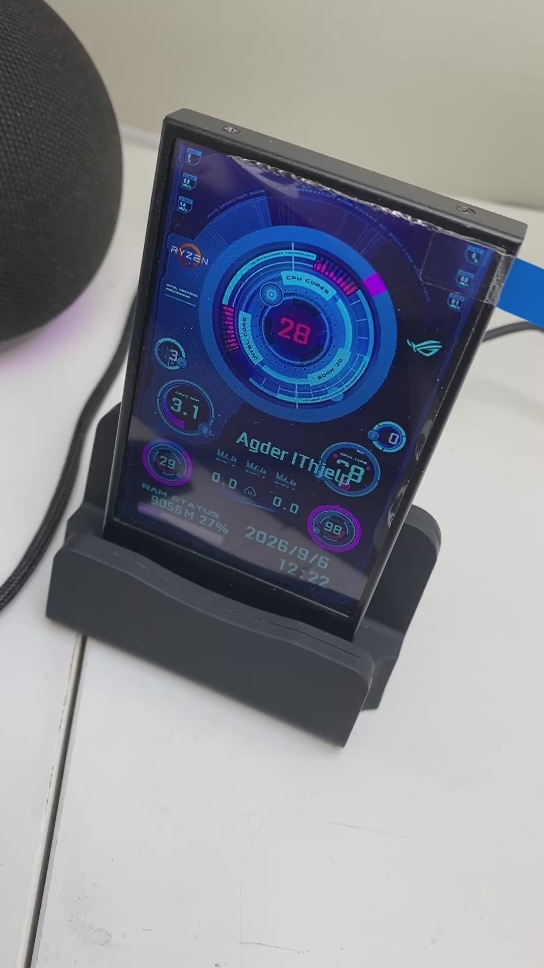 TURZX / Turing Smart Screen - Sekundærskjerm – Brukt med laderbase (Bundle)